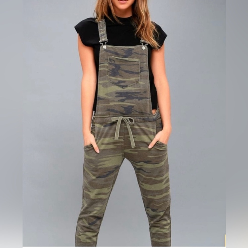 Camo Knit Jumpsuit Size Large